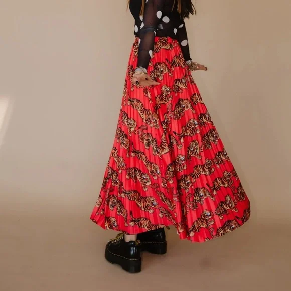 Dressed in LALA Don't Let Them Tame You Pleated Midi Skirt - Picture 2 of 8